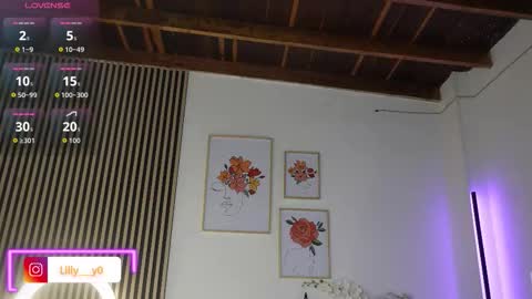 Snapshot of lilly_dollss chatting on 11.08.25 Sofia online show from 11.08.25