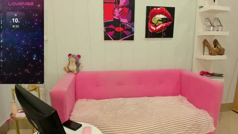 Lily online show from 01.17.25