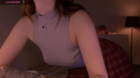 Snapshot of lillyfarey chatting on 09.21.25 LillyFarey online show from 09.21.25