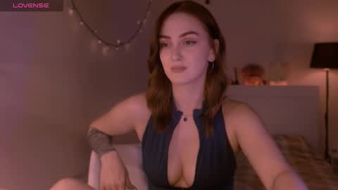 Snapshot of lillyfarey chatting on 09.25.25 LillyFarey online show from 09.25.25