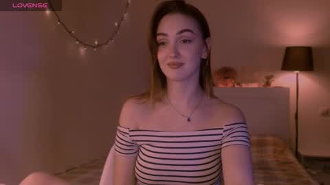 Snapshot of lillyfarey chatting on 10.08.25 LillyFarey online show from 10.08.25