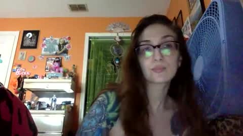 hi guys im back on here 3 online show from 02.18.26