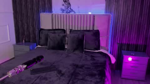 Lilly Ortiz online show from 02.10.25