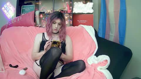 lillyVonT online show from 10.29.25