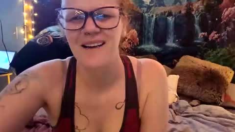 Snapshot of lilmizztwizid chatting on 04.04.26 LilMizzTwizid online show from 04.04.26