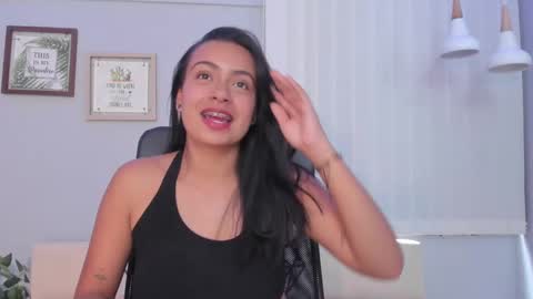 Snapshot of lilo_rose chatting on 10.29.25 Lilo online show from 10.29.25