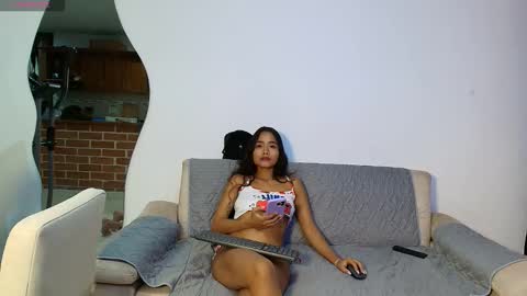 Snapshot of lilookailani chatting on 10.07.25 vanessa online show from 10.07.25