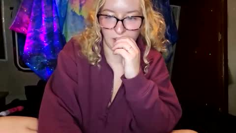 Snapshot of lilpies chatting on 12.01.25 LilPies online show from 12.01.25