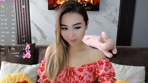 Lily online show from 01.13.25