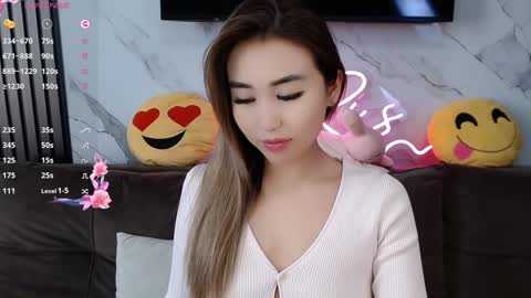 Lily online show from 02.06.25