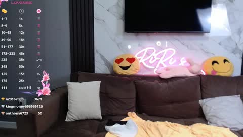 Lily online show from 02.12.25