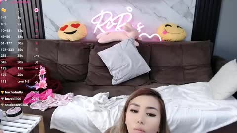 Lily online show from 02.25.25