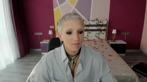 Lilu online show from 10.07.25