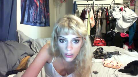 Little Violet online show from 09.13.25