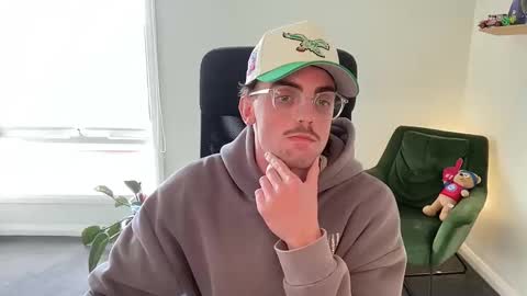 Snapshot of lilwillyxxx1 chatting on 02.15.25 williambiggsxxx online show from 02.15.25