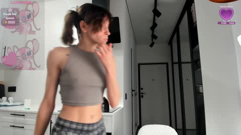 Snapshot of lily__love chatting on 01.17.25 LILY online show from 01.17.25