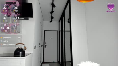 Snapshot of lily__love chatting on 01.24.25 LILY online show from 01.24.25