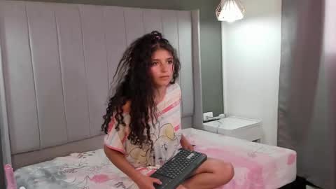 lily_cherry0 online show from 03.08.25