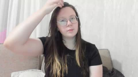 Lily Chays online show from 01.10.26