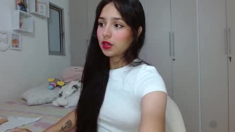 Snapshot of lily_crushx chatting on 10.07.25 Lirio online show from 10.07.25