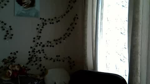 Snapshot of lily_ember chatting on 10.14.25 lily_ember online show from 10.14.25