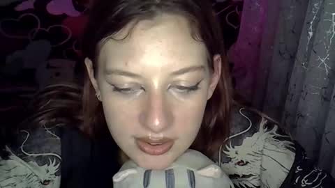 Snapshot of lily_ember chatting on 11.12.25 lily_ember online show from 11.12.25