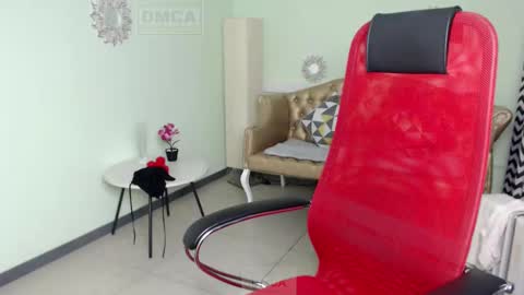 Lily online show from 02.22.25