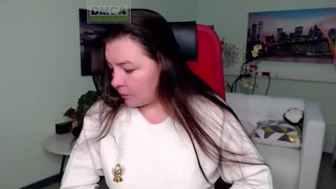 Lily online show from 11.18.25