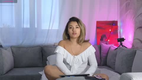 Lily online show from 01.12.25