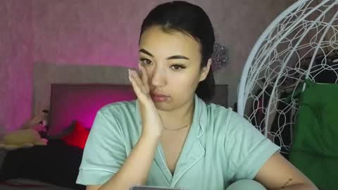 Snapshot of lily_foster_ chatting on 10.21.25 Lily online show from 10.21.25