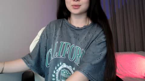 Snapshot of lily_litle chatting on 09.24.25 Lily Litle online show from 09.24.25