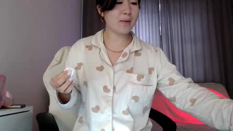 Snapshot of lily_litle chatting on 10.17.25 Lily Litle online show from 10.17.25