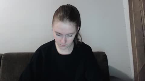 lily_love_x online show from 12.17.25