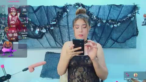 Snapshot of lily_meghan chatting on 10.30.25 LILY MEGHAN online show from 10.30.25