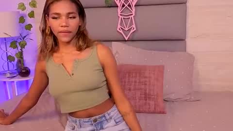 Lily Miiller online show from 11.06.25