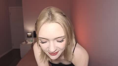 Snapshot of lily_moony chatting on 03.03.26 Lily online show from 03.03.26