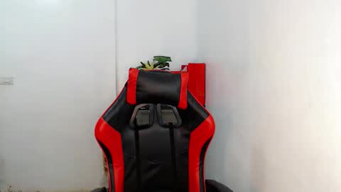 Snapshot of lily_summer23 chatting on 11.04.25 Youre pleasure Lily online show from 11.04.25