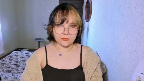 Snapshot of lily_violettt chatting on 03.31.26 Lily online show from 03.31.26