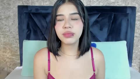 LilyWoodz online show from 10.10.25