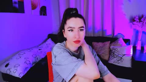 Snapshot of lily_xbaby chatting on 09.28.25 LILY online show from 09.28.25