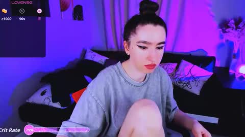 Snapshot of lily_xbaby chatting on 10.12.25 LILY online show from 10.12.25