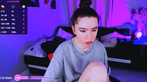 Snapshot of lily_xbaby chatting on 10.17.25 LILY online show from 10.17.25