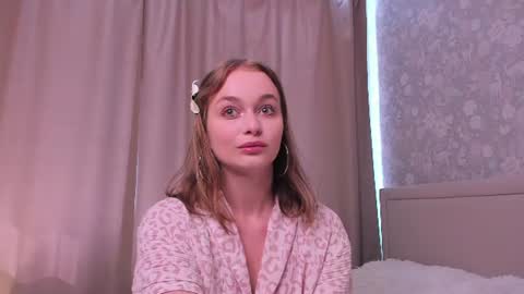 Snapshot of lilycoliins chatting on 07.11.26 lilycoliins online show from 07.11.26