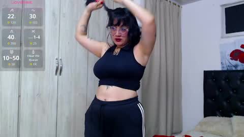 lilyfox23 online show from 04.21.26