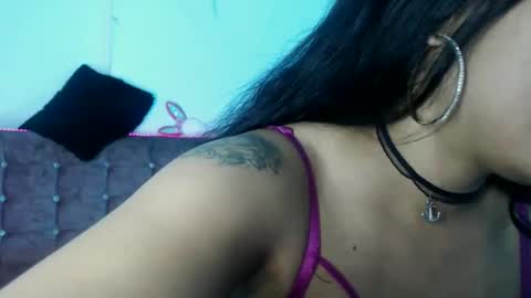 lilyjamesx online show from 11.27.25