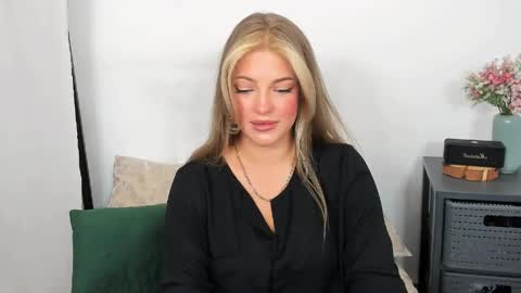 Lily online show from 06.04.26