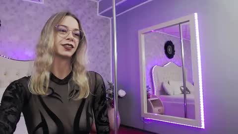      online show from 10.05.25