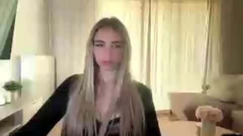 Snapshot of lilysweetgirl chatting on 06.17.26 Lily online show from 06.17.26