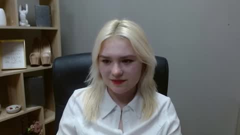 Snapshot of lilysweetxo chatting on 02.18.26 Lily online show from 02.18.26