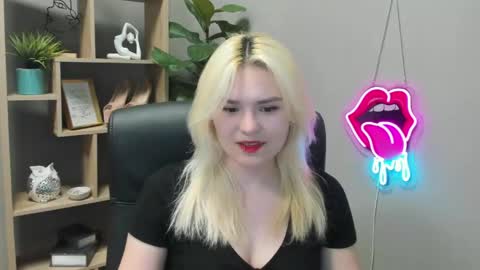 Lily online show from 04.20.26
